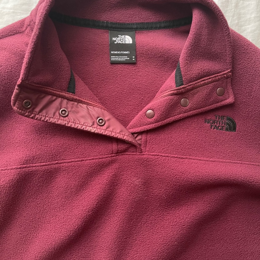 The North face sweater